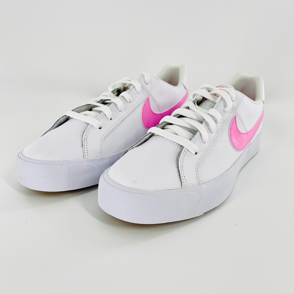 Nike Court Royale AC Women's Sneaker